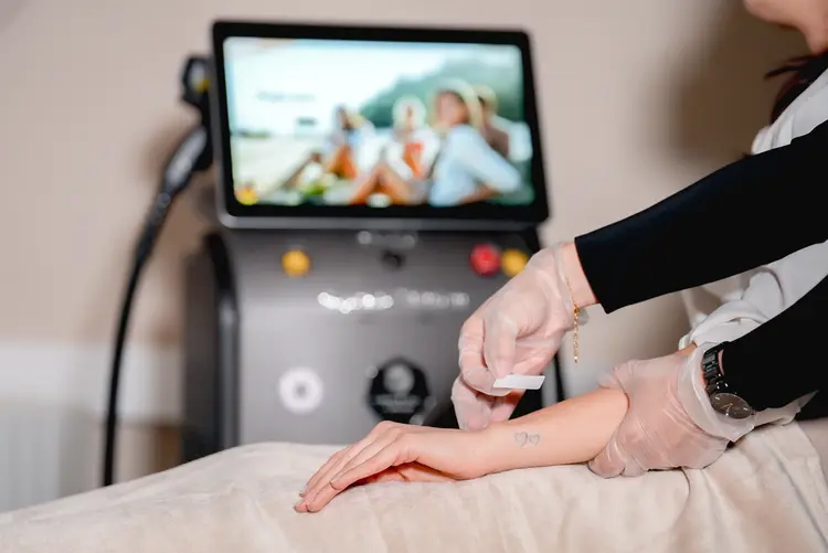 SilkySkin Studio Behandlungsvorbereitung mit Tattoo